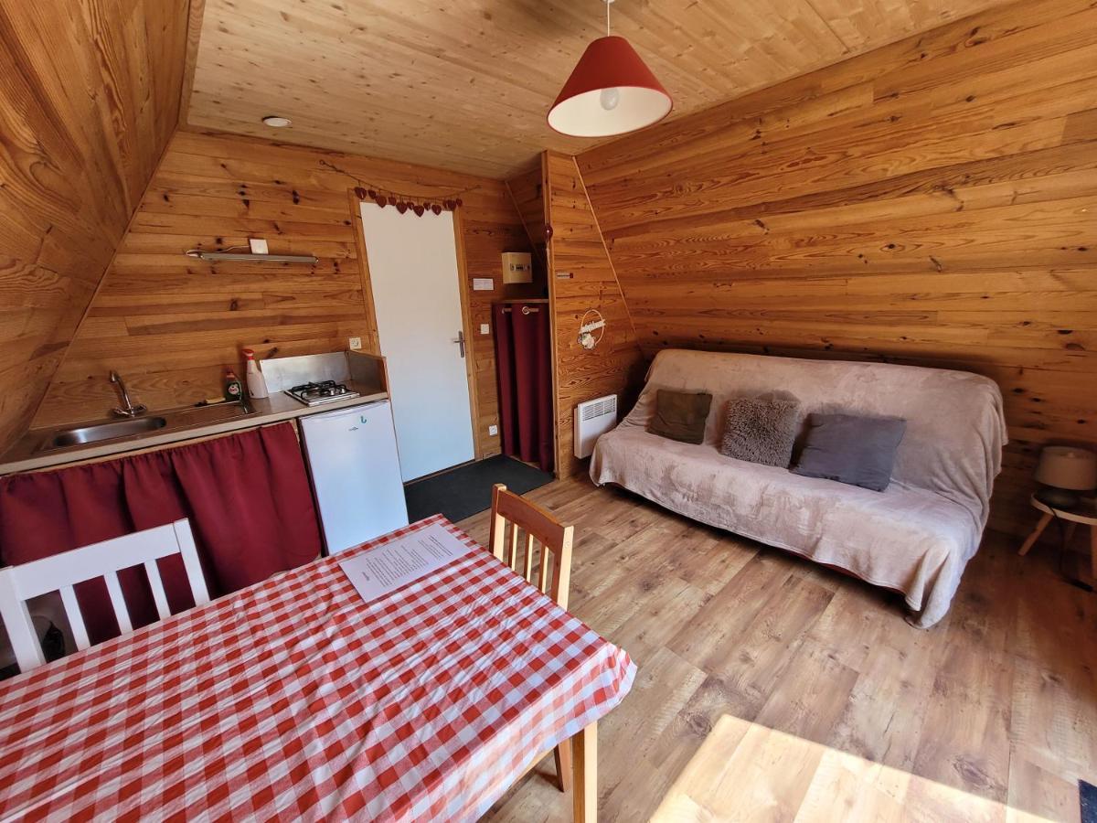 Camping Les Hirondelles Bourg-Sainte-Marie Dış mekan fotoğraf