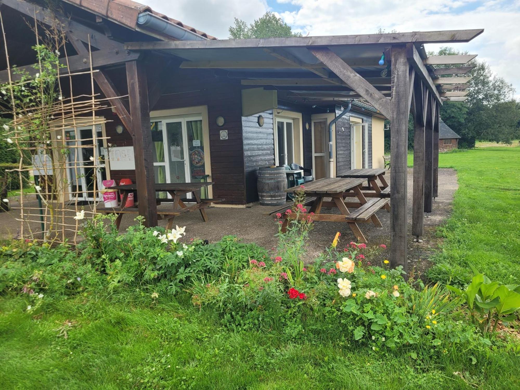 Camping Les Hirondelles Bourg-Sainte-Marie Dış mekan fotoğraf
