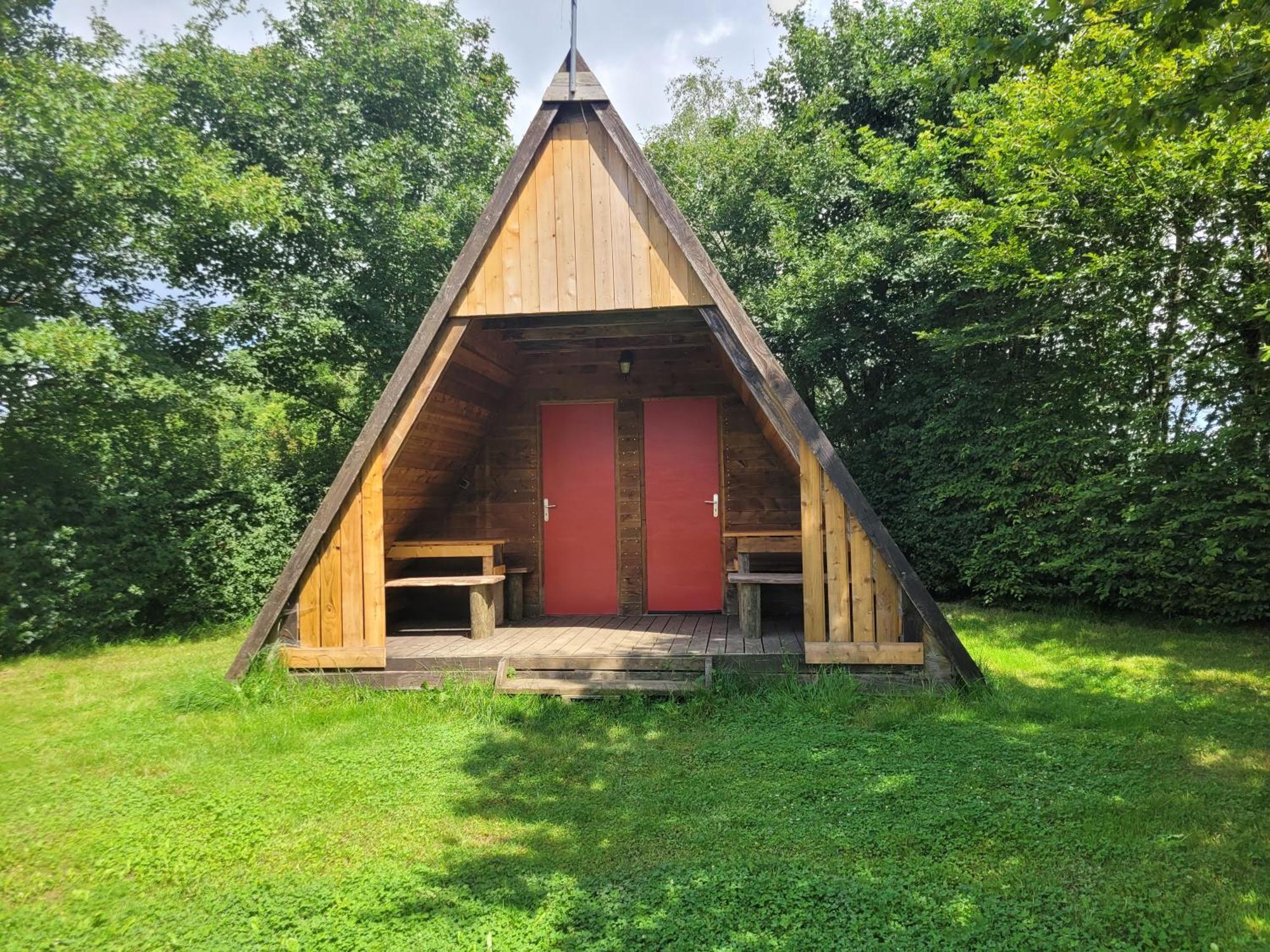 Camping Les Hirondelles Bourg-Sainte-Marie Dış mekan fotoğraf