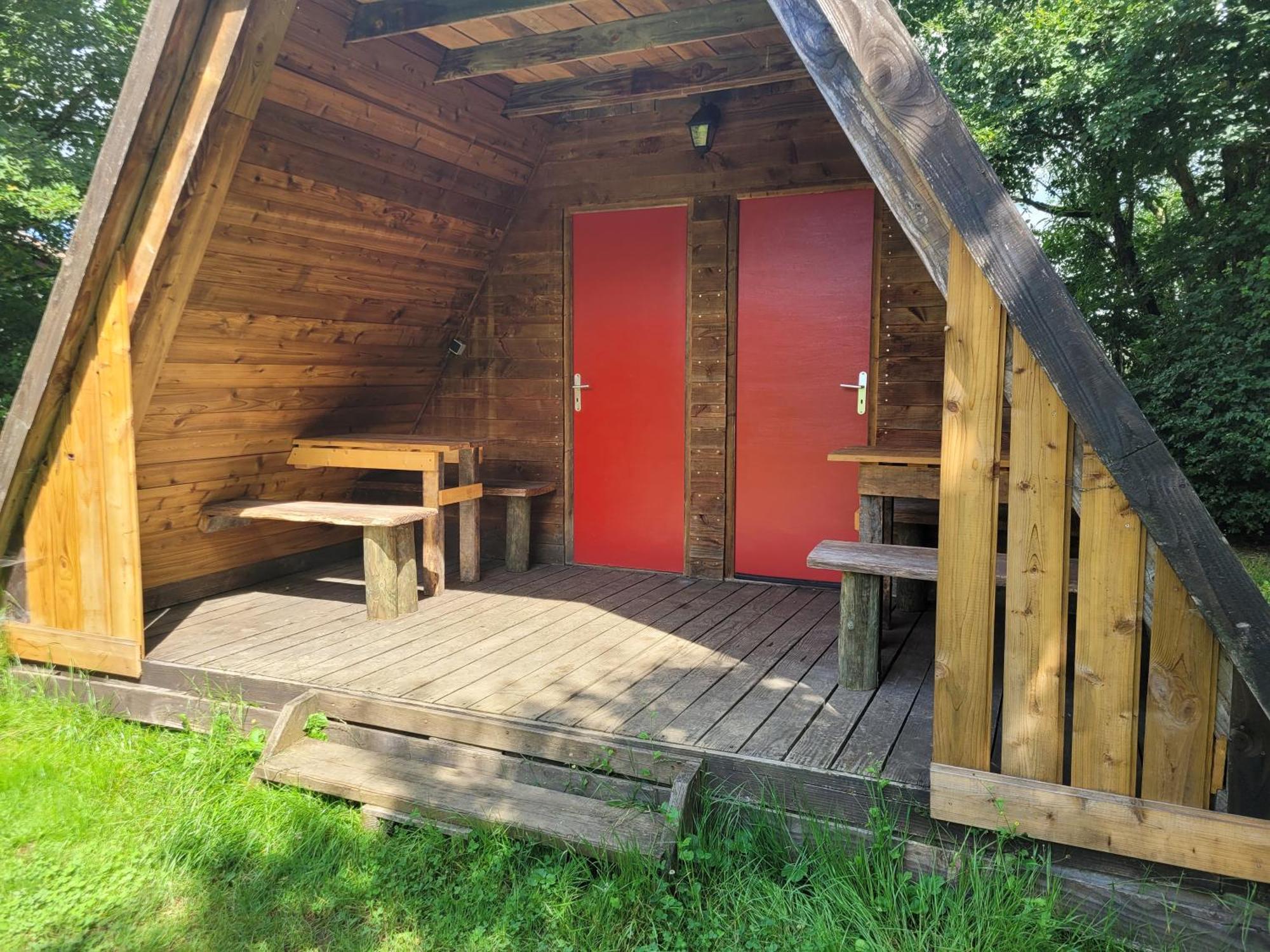Camping Les Hirondelles Bourg-Sainte-Marie Dış mekan fotoğraf